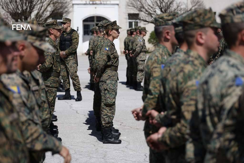 Oružane snage BiH se uključuju u akciju u Olovu za nestalom osobom koji je upao u rijeku Stupčanicu Oružane snage BiH se uključuju u akciju u Olovu za nestalom osobom koji je upao u rijeku Stupčanicu