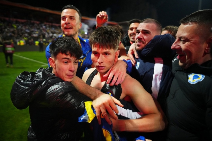 POBIJEDILI SMO U TEŠKOJ UTAKMICI: Jedan pokret obrve Esmira Bajraktarevića glasniji je od svih rezolucija POBIJEDILI SMO U TEŠKOJ UTAKMICI: Jedan pokret obrve Esmira Bajraktarevića glasniji je od svih rezolucija