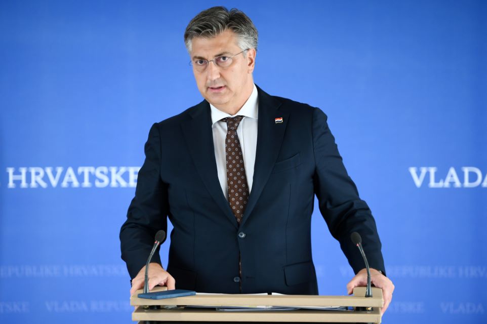 Plenković najavio pojeftinjenje goriva u Hrvatskoj, evo kada Plenković najavio pojeftinjenje goriva u Hrvatskoj, evo kada