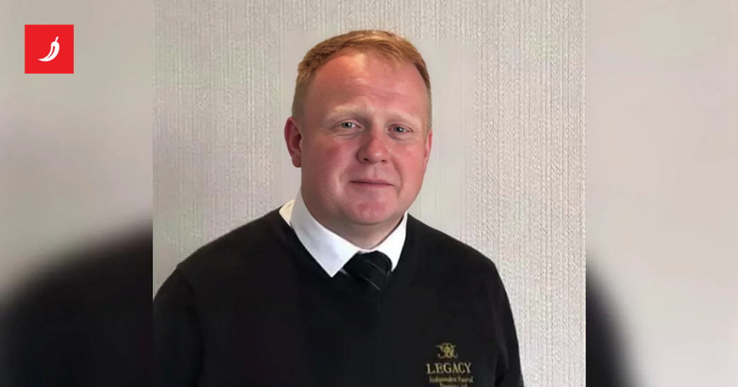 Pogrebnik u Britaniji skrivao tijela, obiteljima davao lažni pepeo Pogrebnik u Britaniji skrivao tijela, obiteljima davao lažni pepeo