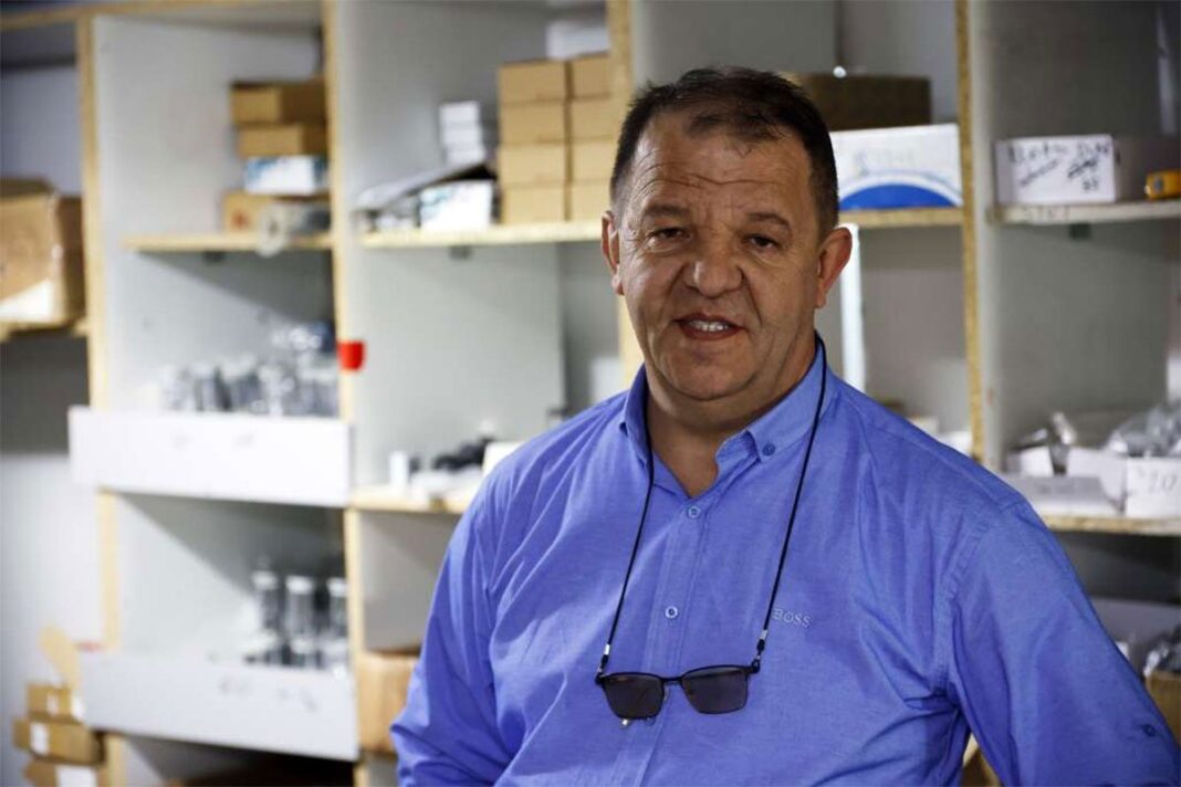 Povratnik Eldin iz Modriče izgradio firmu koja zapošljava 18 radnika: Izvozimo namještaj za EU Povratnik Eldin iz Modriče izgradio firmu koja zapošljava 18 radnika: Izvozimo namještaj za EU