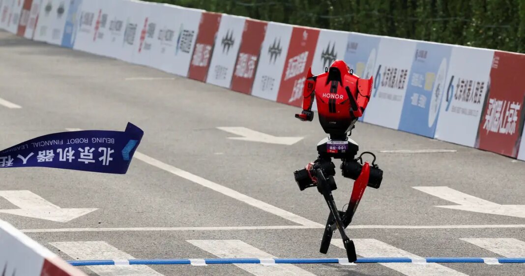 Roboti prvi put pobijedili ljude na polumaratonu! Evo koliko je najbrži čovjek kasnio za njima Roboti prvi put pobijedili ljude na polumaratonu! Evo koliko je najbrži čovjek kasnio za njima