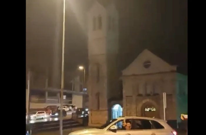 Sa pravoslavne crkve odjekivala zvona u čast pobjede Zmajeva Sa pravoslavne crkve odjekivala zvona u čast pobjede Zmajeva