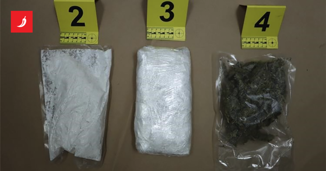 U Dubrovniku zaplijenjeno 1,7 kilograma amfetamina, dvojica prijavljena U Dubrovniku zaplijenjeno 1,7 kilograma amfetamina, dvojica prijavljena