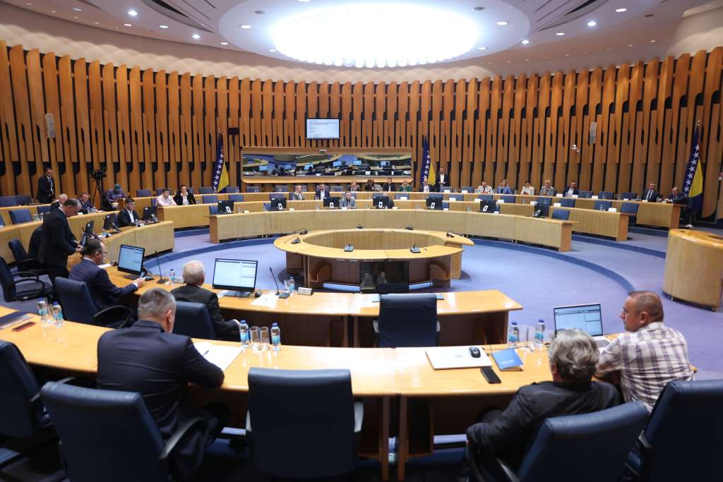 Upozorenje pred imenovanje: TI BiH osporava kandidaturu Alena Halepa za direktora APIK-a Upozorenje pred imenovanje: TI BiH osporava kandidaturu Alena Halepa za direktora APIK-a