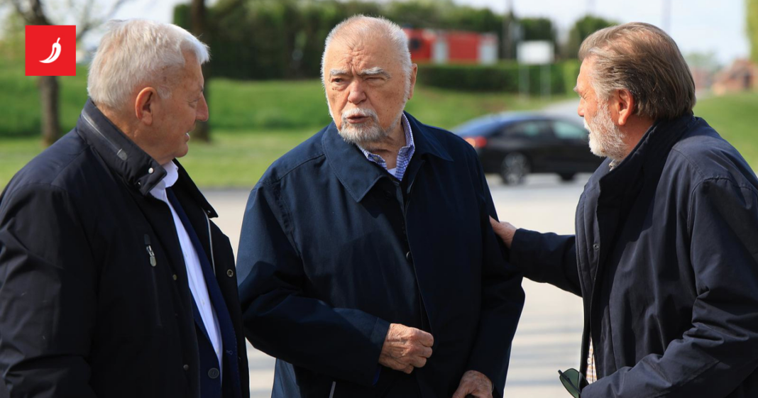 Zajednica utemeljitelja HDZ-a oštro kritizirala Mesića zbog izjave u Jasenovcu Zajednica utemeljitelja HDZ-a oštro kritizirala Mesića zbog izjave u Jasenovcu