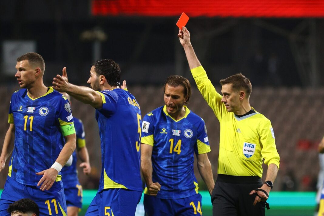 Zmajevi igraju muški, ali pametno: Pet crvenih protiv nas u kvalifikacijama, a pravimo više faulova od protivnika Zmajevi igraju muški, ali pametno: Pet crvenih protiv nas u kvalifikacijama, a pravimo više faulova od protivnika