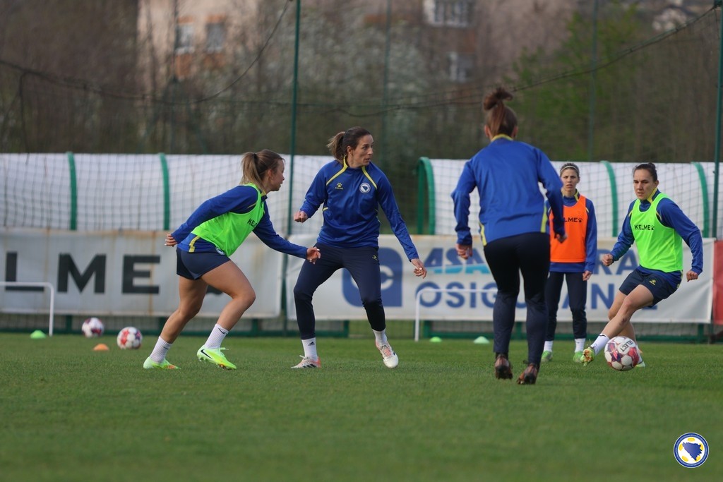 Zmajice se spremaju za meč sa Lihtenštajnom Zmajice se spremaju za meč sa Lihtenštajnom