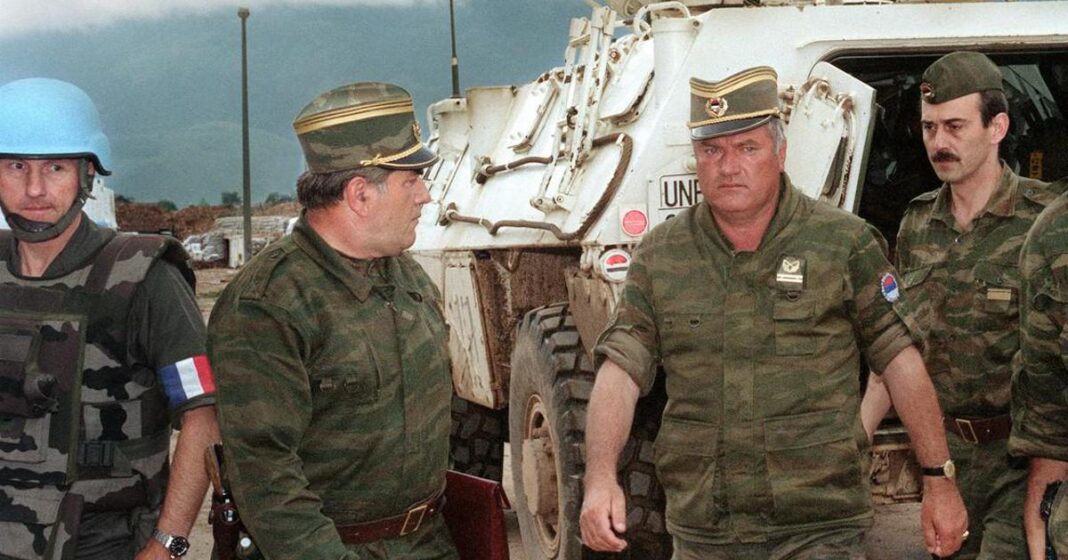 Krajina pada. Transkripti Mladića i društva: ‘Ima da koljete, a ne da bežite’ Krajina pada. Transkripti Mladića i društva: ‘Ima da koljete, a ne da bežite’