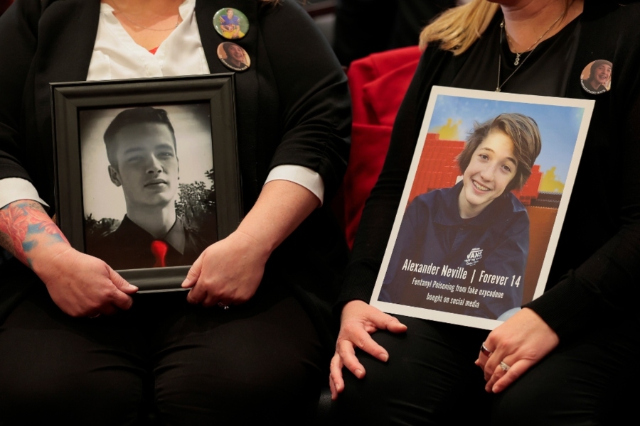 AMERIKA KREĆE U OBRAČUN S BIG TECHOM: Milionske presude protiv Mete i YouTubea zbog štete djeci AMERIKA KREĆE U OBRAČUN S BIG TECHOM: Milionske presude protiv Mete i YouTubea zbog štete djeci
