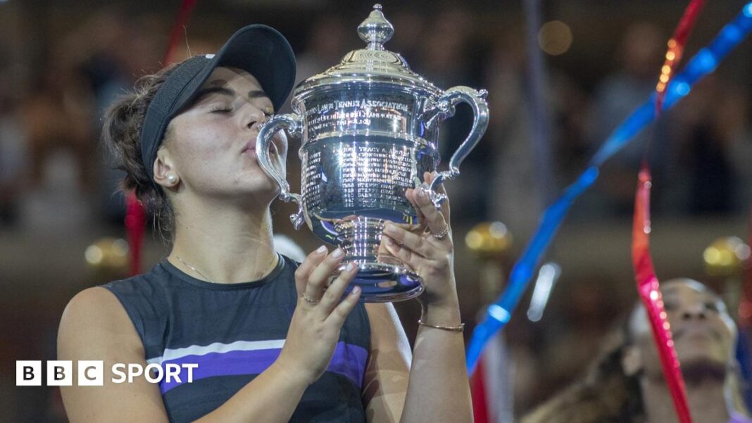 Bianca Andreescu: Kako je bivša šampionka US Opena i četiri teniserka sveta otišla na dno turneje da bi se ponovo podigla Bianca Andreescu kisses the US Open surrounded by confetti