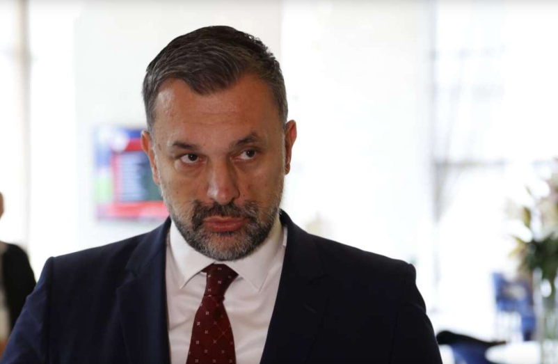 Između digitalnog PR-a i geopolitičke stvarnosti: Analiza dometa savremene bosanskohercegovačke diplomatije – Istraga .ba Između digitalnog PR-a i geopolitičke stvarnosti: Analiza dometa savremene bosanskohercegovačke diplomatije - Istraga .ba