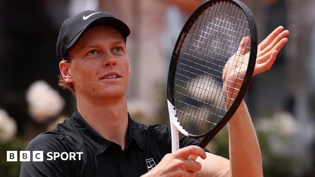 Otvoreno prvenstvo Italije: Jannik Sinner oborio rekord Novaka Đokovića na turnirima ATP Masters 1000 Jannik Sinner applauds the crowd after reaching the Italian Open semi-finals