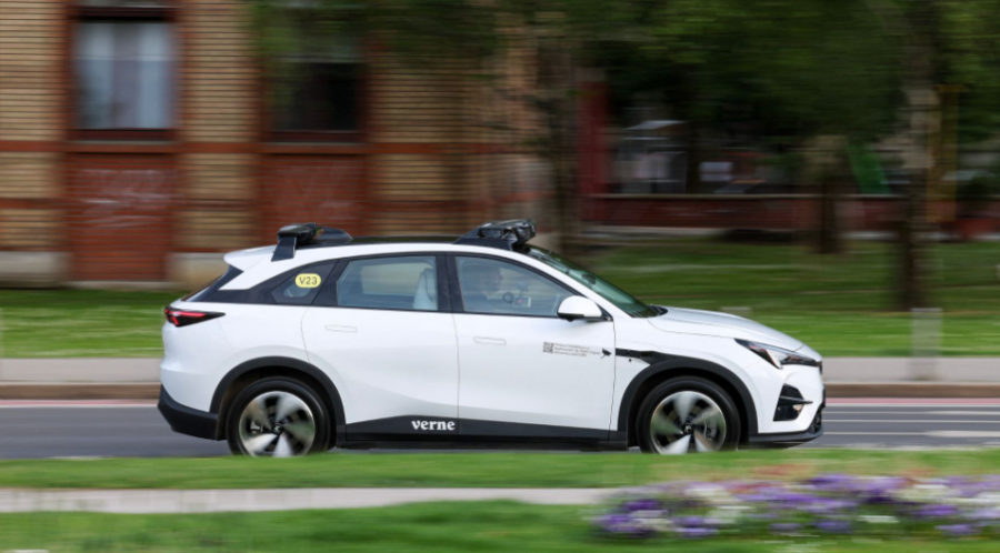 ROBOTAKSI NA ULICAMA ZAGREBA: Budućnost prevoza je stigla ROBOTAKSI NA ULICAMA ZAGREBA: Budućnost prevoza je stigla