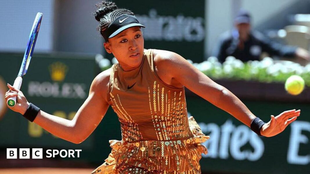 Rezultati French Opena 2026.: Naomi Osaka blista u zlatnoj ‘Ajfelovom tornju’ u pobjedi u prvom kolu Naomi Osaka wears a gold sequined dress in the first round at the French Open