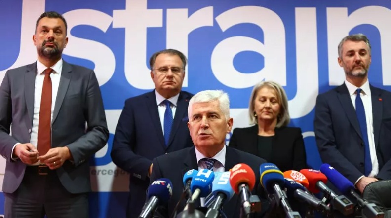 Trojka i HDZ dogovaraju izbor sudija Ustavnog suda: Eliminisati Farisa Vehabovića, imenovati Lejlu Konjić i Ivana Matešića – Istraga .ba Trojka i HDZ dogovaraju izbor sudija Ustavnog suda: Eliminisati Farisa Vehabovića, imenovati Lejlu Konjić i Ivana Matešića - Istraga .ba