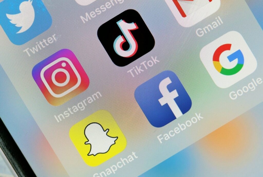 UDAR NA TIKTOK, FACEBOOK I INSTAGRAM: Evropska komisija uvodi stroga pravila, djeca više ne smiju… UDAR NA TIKTOK, FACEBOOK I INSTAGRAM: Evropska komisija uvodi stroga pravila, djeca više ne smiju...