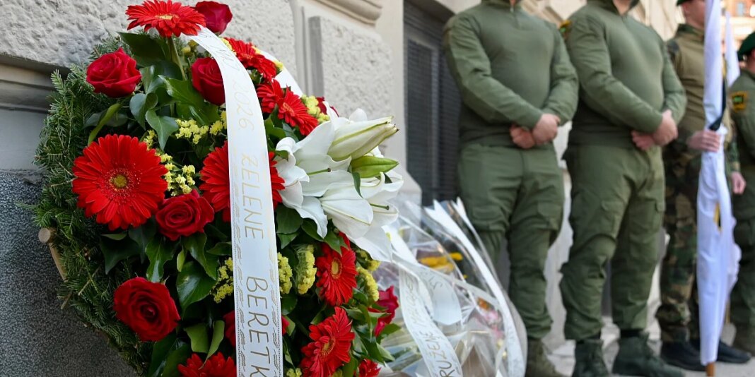 Zelene beretke obilježile 34. godišnjicu Dobrovoljačke: “Sa 100 i nešto ubijenih, sada su došli na 28; a sve ima crno na bijelo” Zelene beretke obilježile 34. godišnjicu Dobrovoljačke: "Sa 100 i nešto ubijenih, sada su došli na 28; a sve ima crno na bijelo"