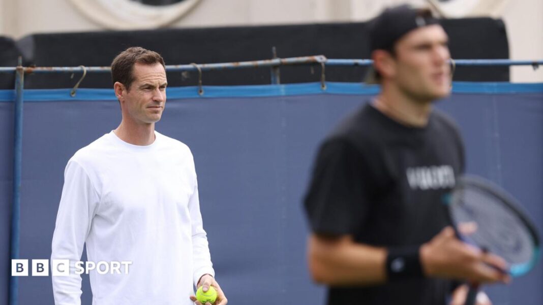 Andy Murray: Dvostruki šampion Wimbledona zbog treniranja Jacka Drapera, povratka Serene Williams i zadržavanja posla u penziji Andy Murray watches Jack Draper practise at Wimbledon