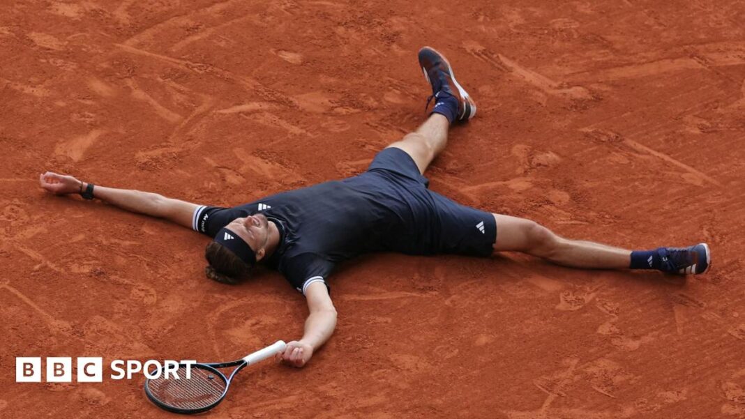 French Open 2026: Aleksandar Zverev osvojio prvu Grand Slam titulu pobjedom nad Flaviom Cobollijem Alexander Zverev lies on the French Open clay after winning the 2026 title