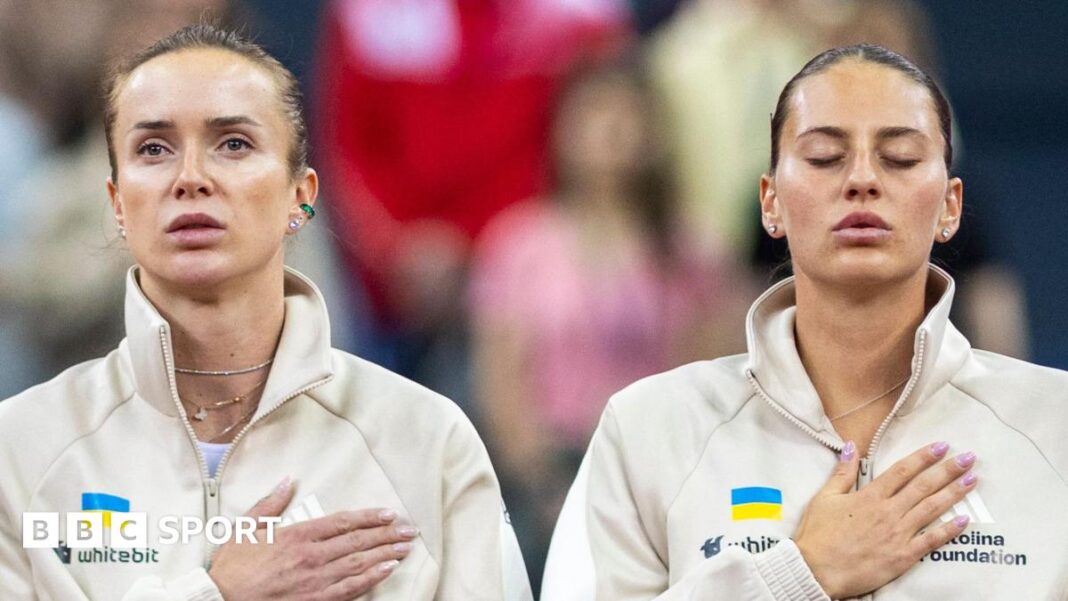 French Open 2026: Elina Svitolina i Marta Kostyuk spremaju se za susret u četvrtfinalu sveukrajine Ukrainian team-mates Elina Svitolina and Marta Kostyuk stand together for their nation