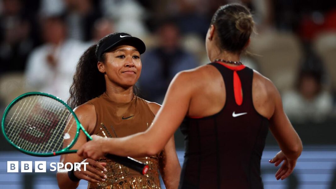 French Open 2026: Hoće li Aryna Sabalenka i Naomi Osaka ‘otvoriti vrata’ za ženske noćne sesije? Naomi Osaka and Aryna Sabalenka embrace at the net after their 2026 French Open match