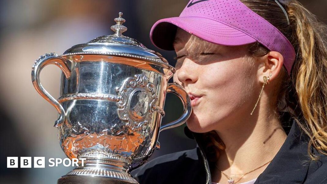 French Open 2026: Mirra Andreeva ‘želi da se zahvali’ nakon prvog Grand Slam trijumfa Mirra Andreeva with the winners