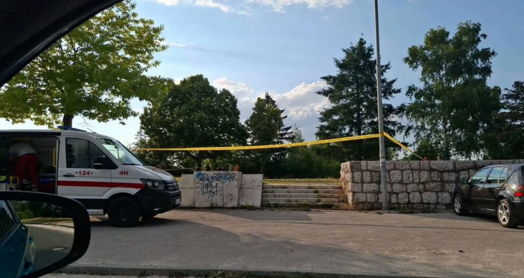 Oktrivamo sve detalje pucnjave na Vracama: Bogučanin dugovao 200 hiljada maraka Kavačkom klanu. Zvicer angažirao Elezove ljude da naplate dug! – Istraga .ba Oktrivamo sve detalje pucnjave na Vracama: Bogučanin dugovao 200 hiljada maraka Kavačkom klanu. Zvicer angažirao Elezove ljude da naplate dug! - Istraga .ba