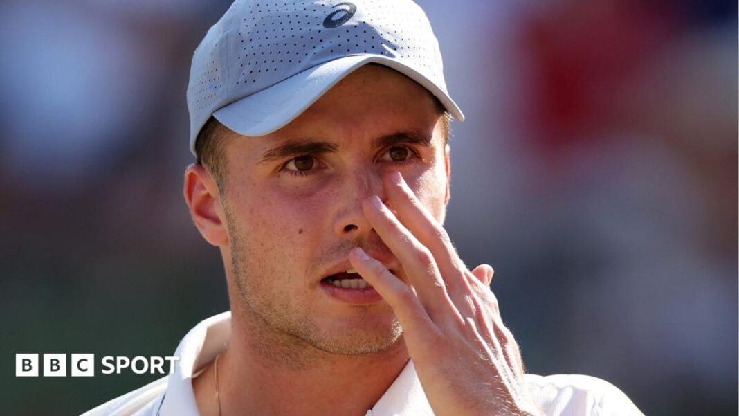 Queen's 2026: Arthur Fery je pobijedio Francisco Cerundolo, Alex de Minaur izašao Arthur Fery reacts