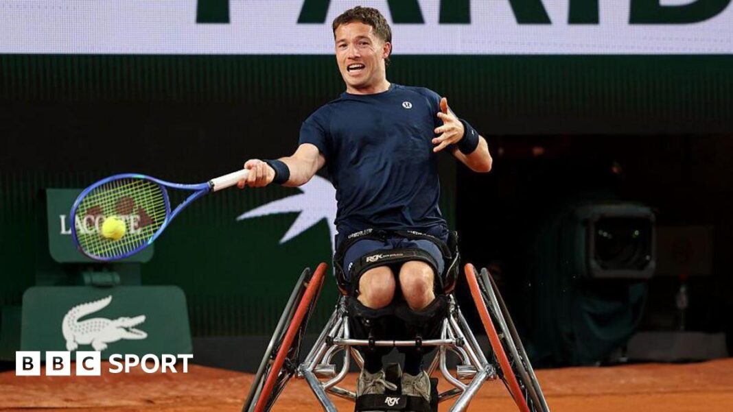 Rezultati French Opena 2026: Britanac Alfie Hewett u četvrtfinalu u invalidskim kolicima dok Gordon Reid gubi Alfie Hewett is in a wheelchair and swinging a tennis racquet