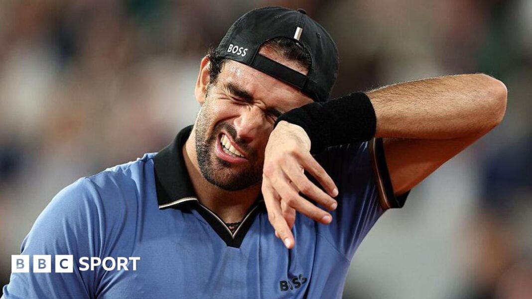 Rezultati French Opena 2026: Matteo Berrettini ‘umoran od povlačenja’ nakon povrede nade Roland Garros Matteo Berrettini wipes his face with a sweatband on his wrist