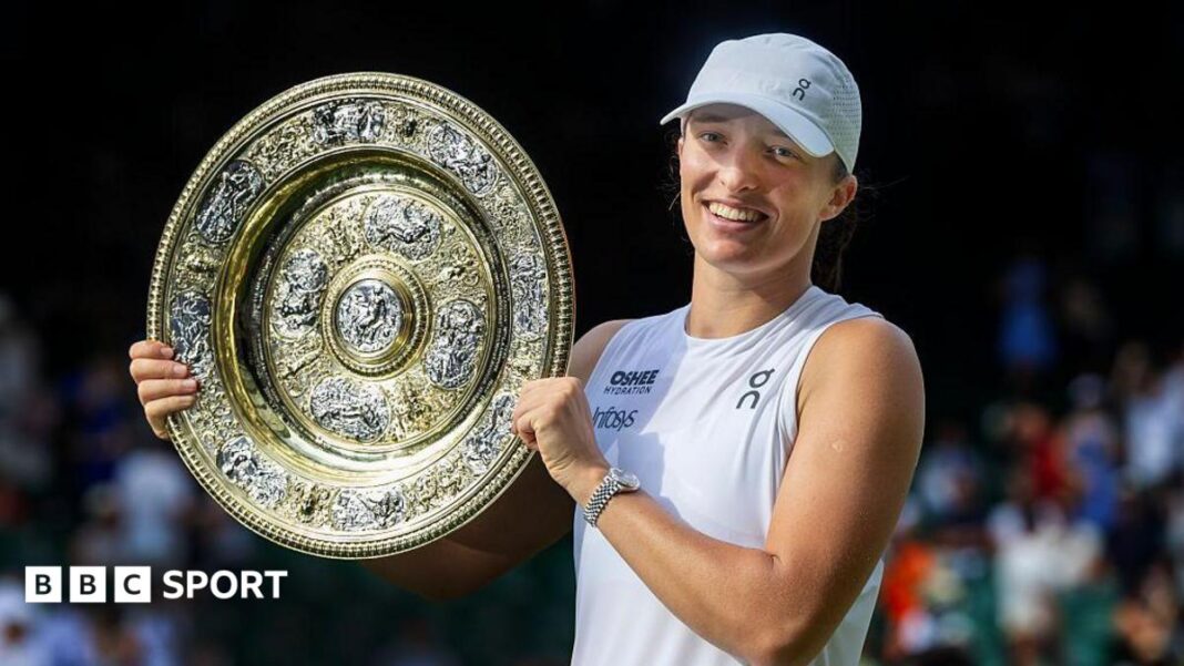 Wimbledon i BBC Sport produžavaju partnerstvo do 2033 Iga Swiatek holding the Wimbledon women