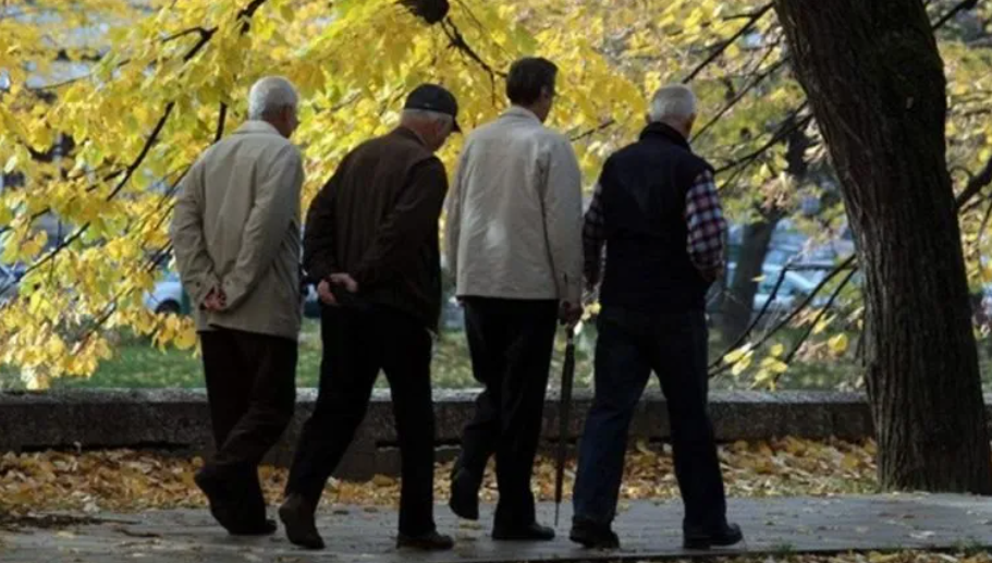 Za mjesec broj penzionera u FBiH povećan za 2.000, za isplatu penzija potrebno 355,7 miliona KM – Istraga .ba Za mjesec broj penzionera u FBiH povećan za 2.000, za isplatu penzija potrebno 355,7 miliona KM - Istraga .ba