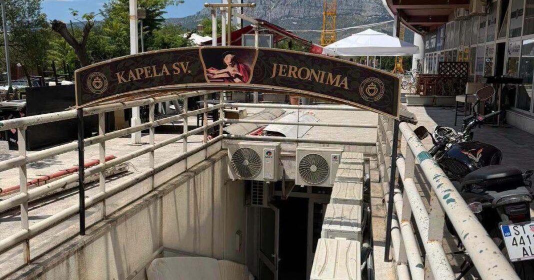 Čudna kapela i neizvjesna završnica u Splitu: ‘Vjernici, ne idite tamo! otkinuli su se’ Čudna kapela i neizvjesna završnica u Splitu: ‘Vjernici, ne idite tamo! otkinuli su se’