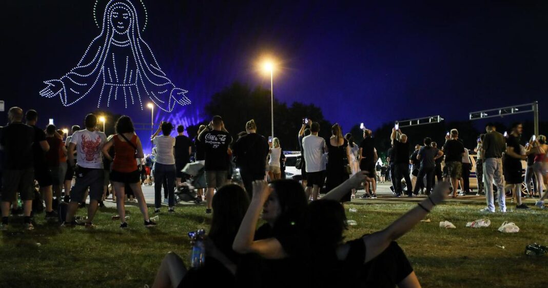 Thompsonovo naslijeđe: Lažni patriotizam, kič i još više lažnog vjerskog žara… Thompsonovo naslijeđe: Lažni patriotizam, kič i još više lažnog vjerskog žara…