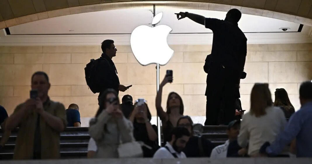 KUHA SE OPAKI TECH SUKOB Apple tuži OpenAI! Evo i zašto… KUHA SE OPAKI TECH SUKOB Apple tuži OpenAI! Evo i zašto...