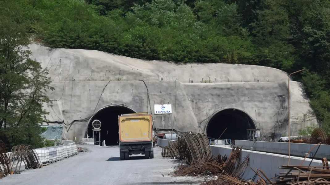 Kako je Cengizu odobreno spornih 27 miliona eura: Ovo su razlozi zbog kojih OLAF istražuje Autoceste FBiH – Istraga .ba Kako je Cengizu odobreno spornih 27 miliona eura: Ovo su razlozi zbog kojih OLAF istražuje Autoceste FBiH - Istraga .ba