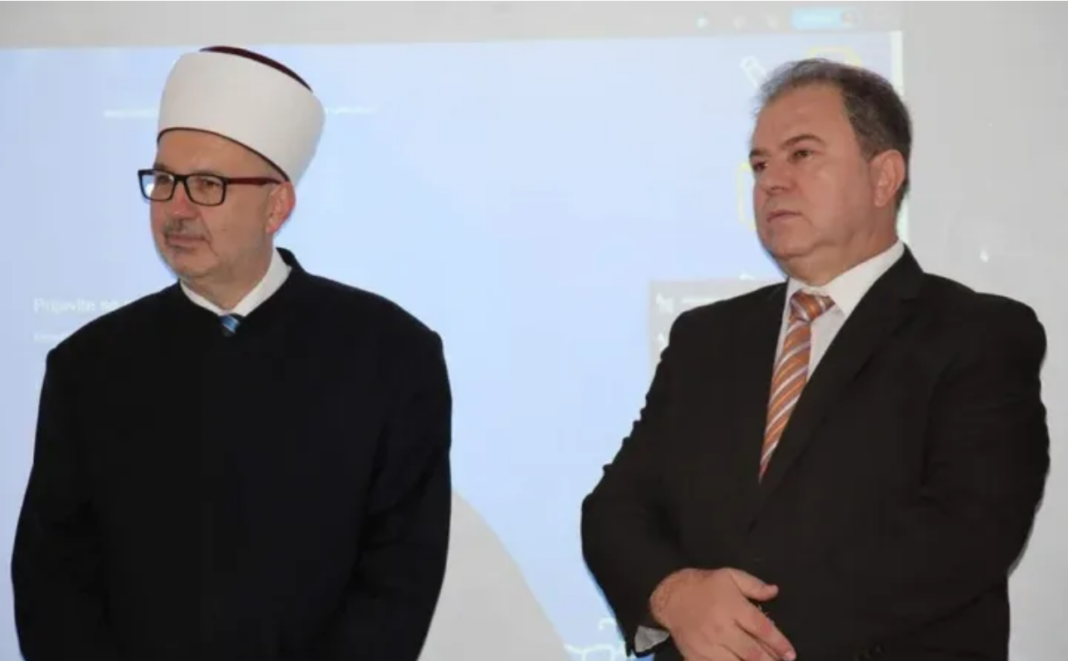 Malkić i Grabus između Istoka i Zapada: Muftijstva iz Srbije i Hrvatske daju više izbornih delegata od Sarajeva, Zenice, Mostara, Banje Luke, Travnika, Bihaća i Goražda! – Istraga .ba Malkić i Grabus između Istoka i Zapada: Muftijstva iz Srbije i Hrvatske daju više izbornih delegata od Sarajeva, Zenice, Mostara, Banje Luke, Travnika, Bihaća i Goražda! - Istraga .ba