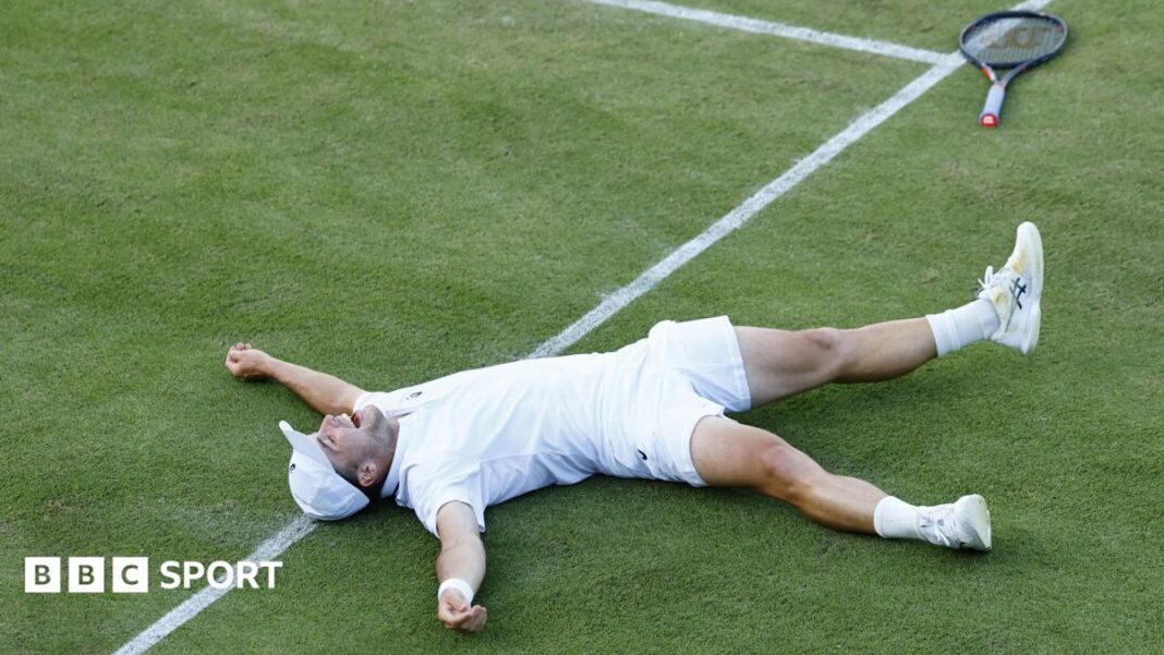 Rezultati Wimbledona 2026.: Arthur Fery uzvraća udarac kako bi pobijedio Zizoua Bergsa kako bi održao nade Britanaca za samce. Arthur Fery celebrates victory