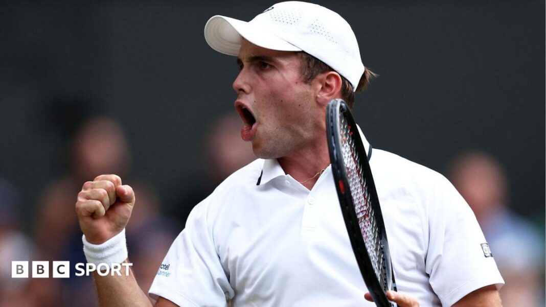 Rezultati Wimbledona 2026: Arthur Fery zapanjio Grigora Dimitrova i stigao do četvrtfinala Arthur Fery celebrates his victory over Grigor Dimitrov