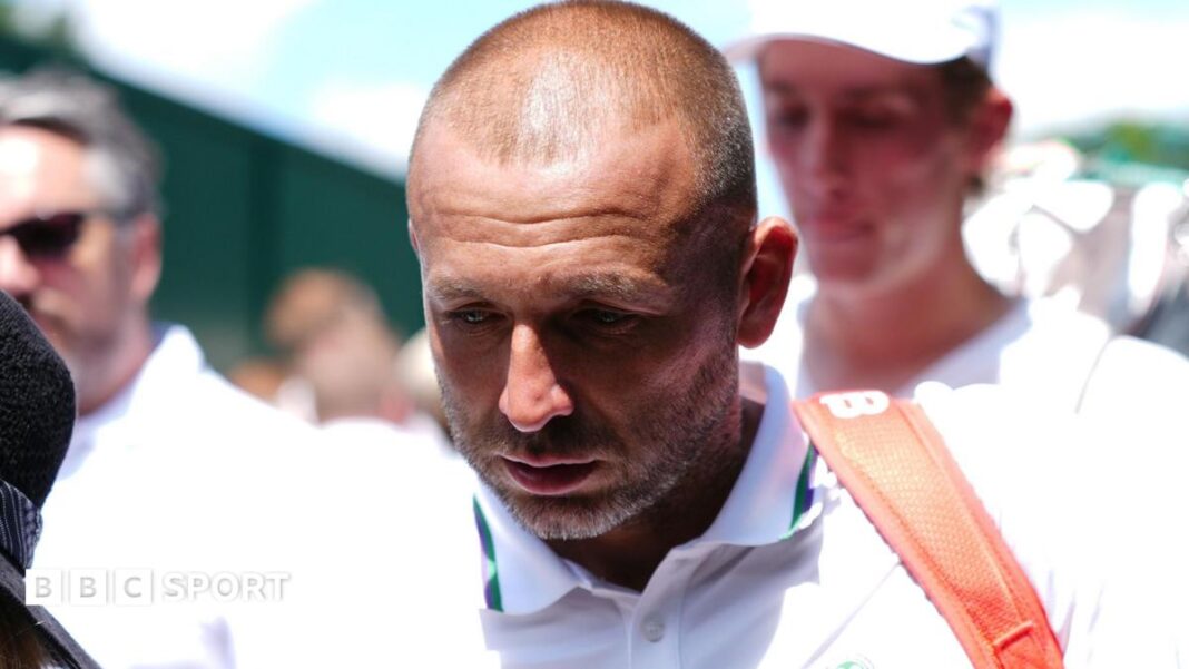 Rezultati Wimbledona 2026.: Dan Evans se emocionalno oprašta jer je karijera završena porazom u dublu od Henry Searlea Dan Evans was playing the final tournament of his career