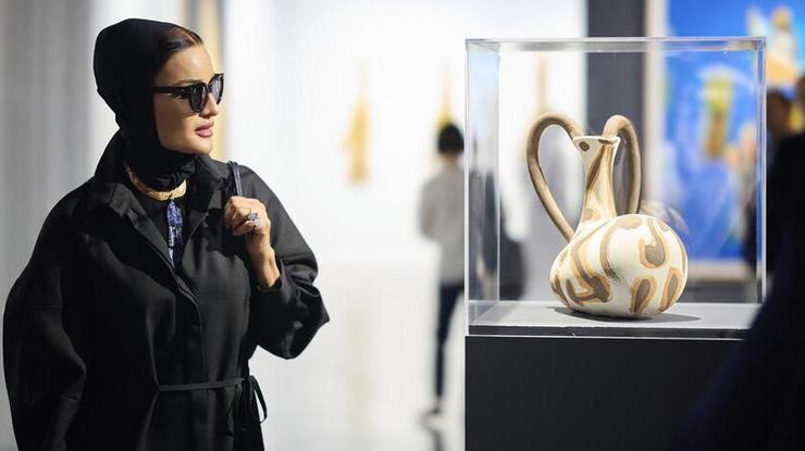 ŠEIKA MOZA BINT NASSER : Druga od tri udovice iz sjene vlada Katarom ŠEIKA MOZA BINT NASSER : Druga od tri udovice iz sjene vlada Katarom