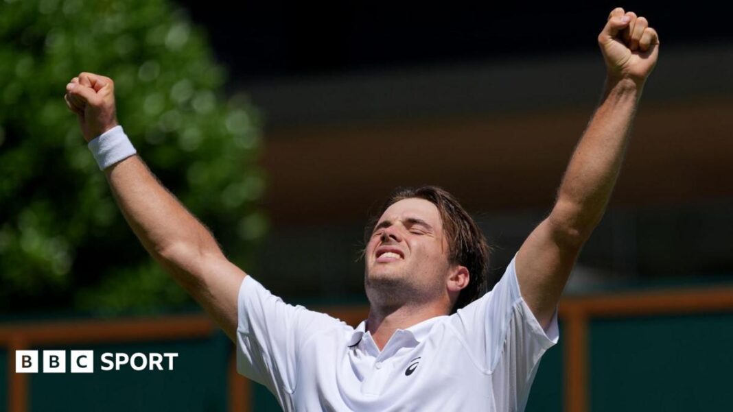 Wimbledon 2026: Arthur Fery je otišao noseći britanske nade u All England Clubu Arthur Fery covers his face as he celebrates winning at Wimbledon