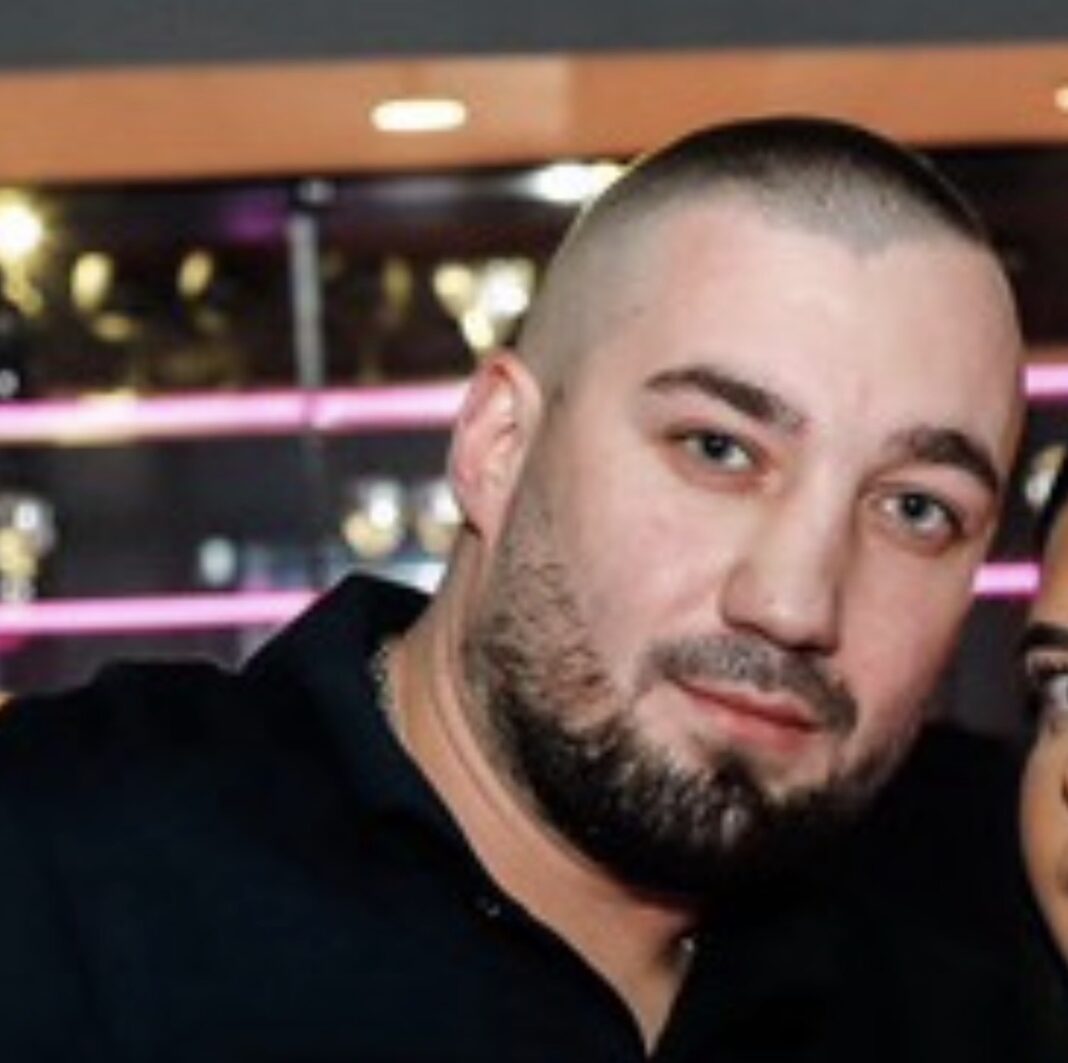 Kriminalnu grupu angažirao Almedin Ćato: Maloljetni sin ministra Kenana Magode uhapšen zbog sumnje da je podmetnuo požar u fabrici jahti u Vitezu čiji je suvlasnik košarkaš Džanan Musa – Istraga .ba Kriminalnu grupu angažirao Almedin Ćato: Maloljetni sin ministra Kenana Magode uhapšen zbog sumnje da je podmetnuo požar u fabrici jahti u Vitezu čiji je suvlasnik košarkaš Džanan Musa - Istraga .ba