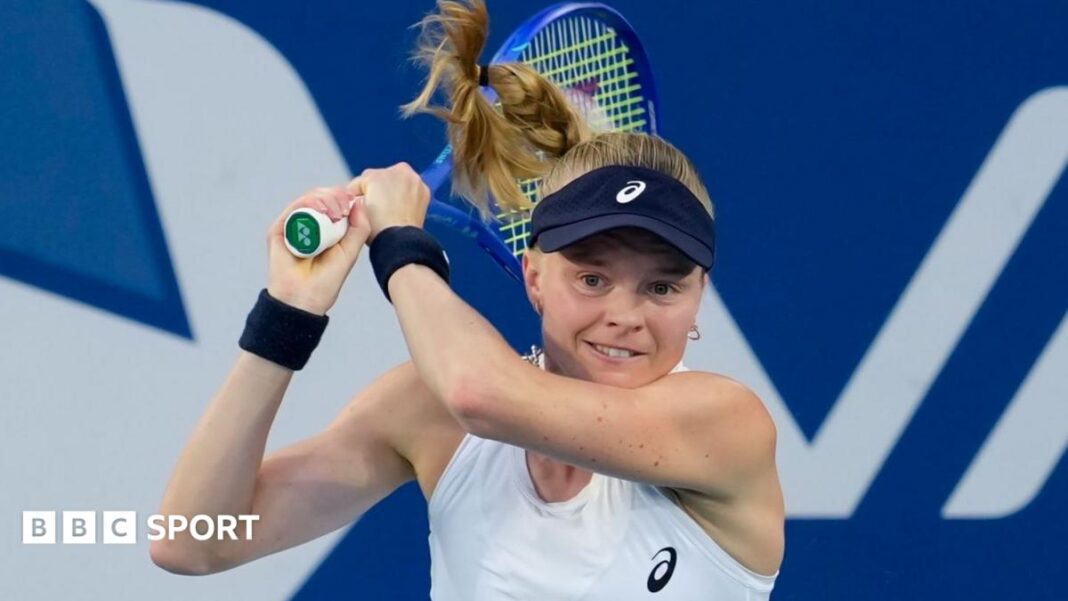 Rezultati kvalifikacija za US Open 2026: Harriet Dart i Fran Jones pobjeđuju u uvodnim mečevima Harriet Dart plays a backhand