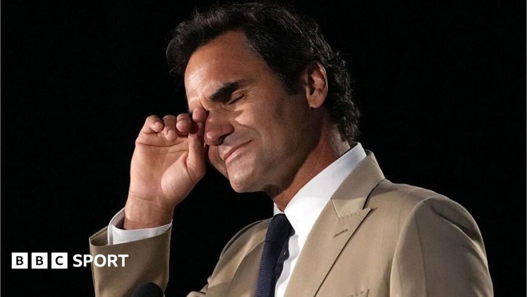 Rodžer Federer: Švajcarski velikan kaže da je uvođenje u Kuću slavnih jedno od najvećih odličja u mom životu Roger Federer wipes away tears during his induction into the International Tennis Hall of Fame