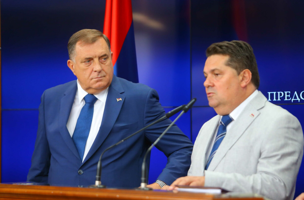 Skandal u najavi: Nenad Stevandić gost Parlamenta Slovenije – Istraga .ba Skandal u najavi: Nenad Stevandić gost Parlamenta Slovenije - Istraga .ba