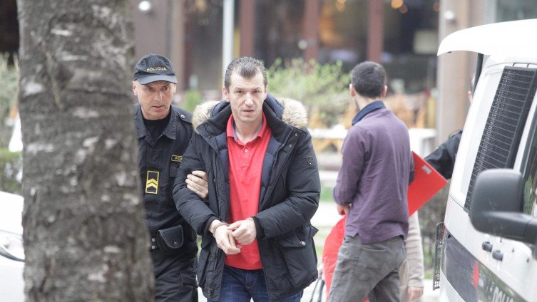 Akcija MUP-a: Pao Šišmiš. Na Boračkom jezeru pronađene plantaže marihuane – Istraga .ba Akcija MUP-a: Pao Šišmiš. Na Boračkom jezeru pronađene plantaže marihuane - Istraga .ba