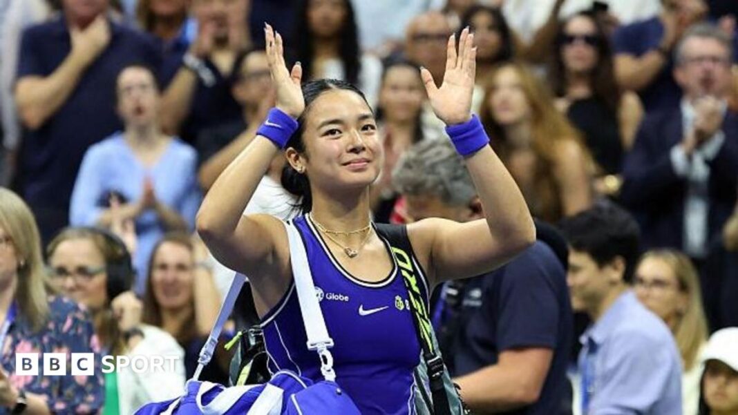 Alexandra Eala: Coco Gauff se bori da se pozabavi pritiskom na filipinsku zvijezdu u usponu Alexandra Eala waves to fans after losing to Iva Jovic during the 2026 US Open
