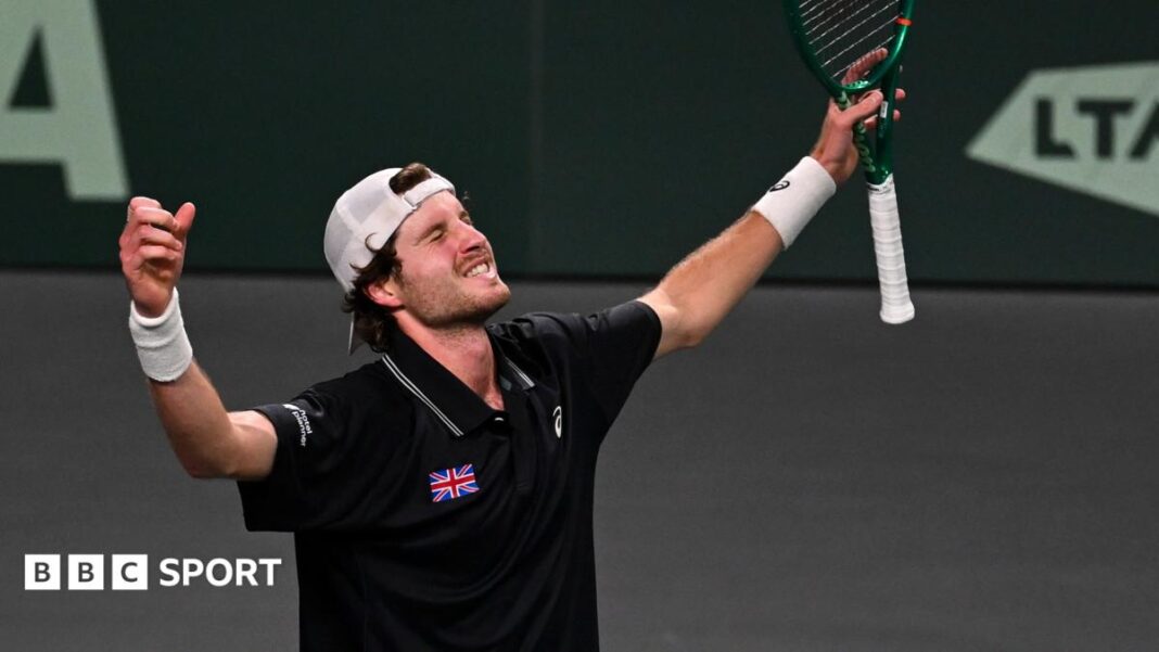 Davis Cup 2026: Toby Samuel i Arthur Fery poveli Veliku Britaniju sa 2-0 nad Ekvadorom Toby Samuel celebrates winning Davis Cup match